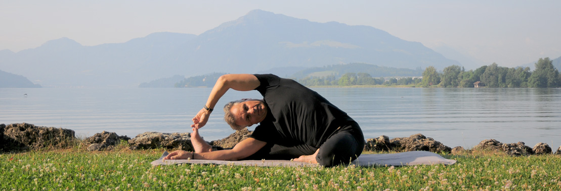 Yogakey | Thomas Gloor | Hatha Yoga English